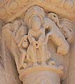 Representación de Daniel en el foso de los leones de la iglesia de Sainte-Marie-Madeleine de Neuilly-en-Donjon (Allier, Francia)
