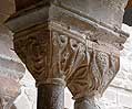 Pareja de capiteles 3 de la galera este del monasterio de Santa Mara de L'Estany