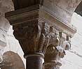 Pareja de capiteles 2 de la galería norte del monasterio de Santa María de L'Estany