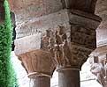 Pareja de capiteles 4 de la galería norte del monasterio de Santa María de L'Estany