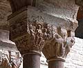 Pareja de capiteles 4 de la galería norte del monasterio de Santa María de L'Estany