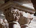 Pareja de capiteles 5 de la galería norte del monasterio de Santa María de L'Estany