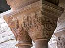 Pareja de capiteles 7 de la galería norte del monasterio de Santa María de L'Estany