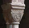 Capitel 8 de la galería sur del monasterio de Santa María de L'Estany
