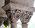 Pareja de capiteles 1 de la Galería sur del claustro de Saint-Paul-de-Mausole