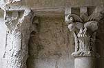 Pareja de capiteles 5 de la galera este del claustro de Sant Pere de Galligats de Girona