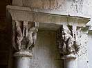 Pareja de capiteles 1 de la galera sur del claustro de Sant Pere de Galligats de Girona
