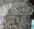 Detalle del capitel 4 de la galeria oeste del claustro de la catedral de Saint-Bertrand-de-Comminges