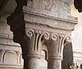 Pareja de capiteles 1 de la galera este del claustro de la abada de Senanque