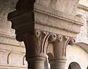 Pareja de capiteles 3 de la galera este del claustro de la abada de Senanque