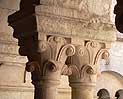 Pareja de capiteles 7 de la galera este del claustro de la abada de Senanque