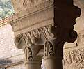 Pareja de capiteles 2 de la galera oeste del claustro de la abada de Senanque