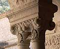Pareja de capiteles 2 de la galería oeste del claustro de la abadía de Senanque