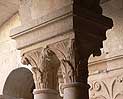 Pareja de capiteles 8 de la galería oeste del claustro de la abadía de Senanque