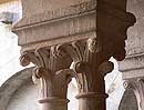 Pareja de capiteles 5 de la galera sur del claustro de la abada de Senanque