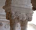 Pareja de capiteles 7 de la galera sur del claustro de la abada de Senanque