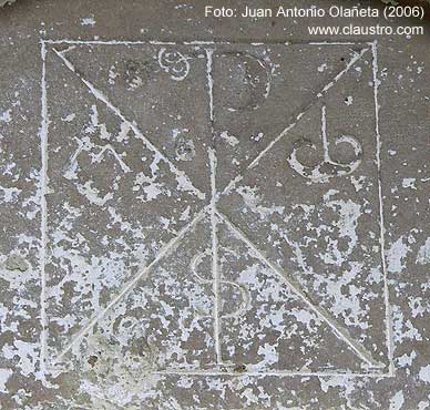 Crismn de la capilla de Auban en Castelnavet