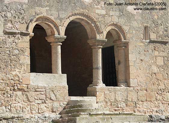 Galera porticada de la iglesia de Modamio