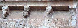 Canecillos de 22 al 25 de la galería porticada de San Miguel de San Esteban de Gormaz