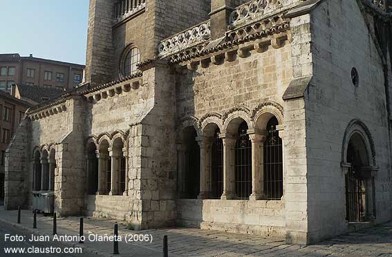 Galería porticada de Santa María la Antigua de Valladolid