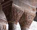 Pareja de capiteles 4 de la galería este del monasterio de Santa María de L'Estany