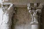 Pareja de capiteles 5 de la galería este del claustro de Sant Pere de Galligats de Girona
