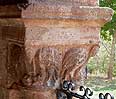 Capiteles de la galería porticada de Vizcainos de la Sierra