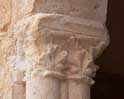 Capitel 1 de la galería porticada de San Martín de Miño de San Esteban