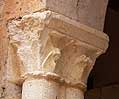 Capitel 6 de la galería porticada de San Martín de Miño de San Esteban