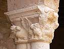 Capitel 7 de la galería porticada de San Martín de Miño de San Esteban
