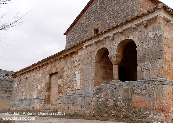 Galería porticada de la iglesia de Andaluz