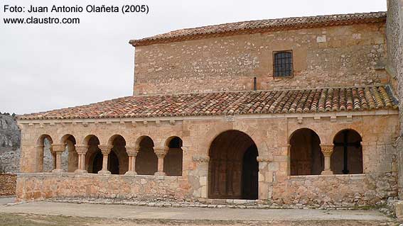 Galería porticada de la iglesia de Andaluz
