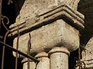 Capitel 5 de la galería porticada de Santa María la Antigua de Valladolid